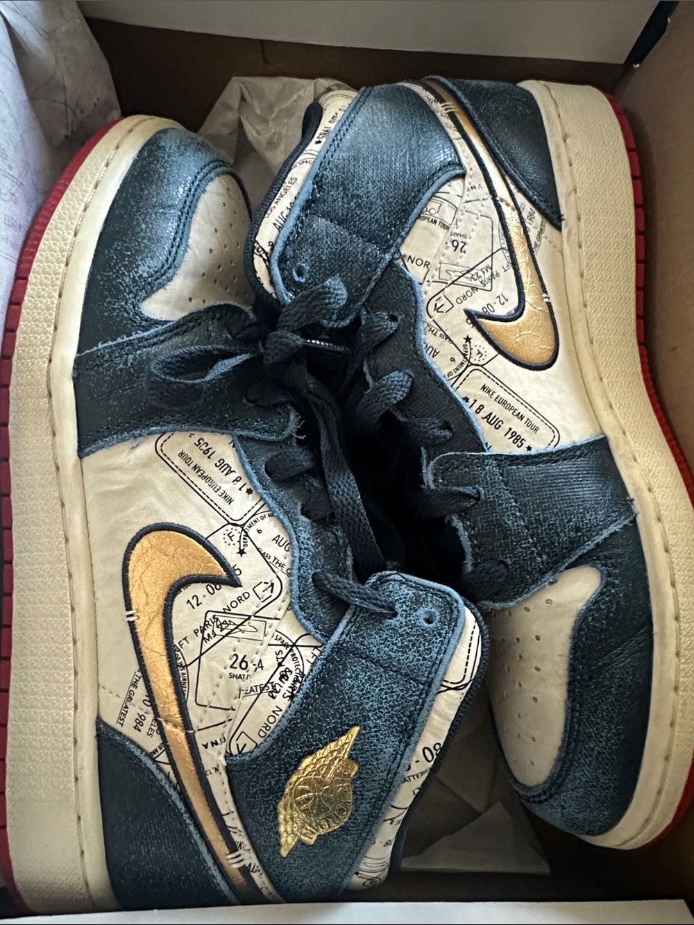 Nike Kids Jordan Mid size 5.5 Boy High-Top Sneakers in Navy, White, Gold - Picture 8 of 8